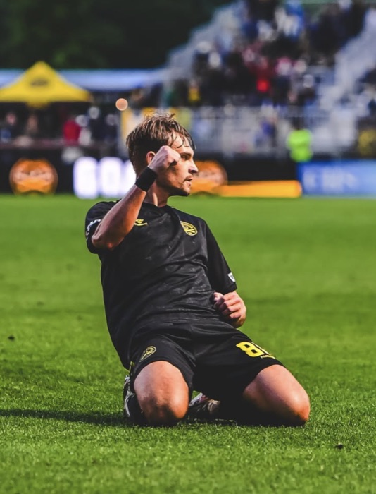 Kirill Pakhomov celebrating